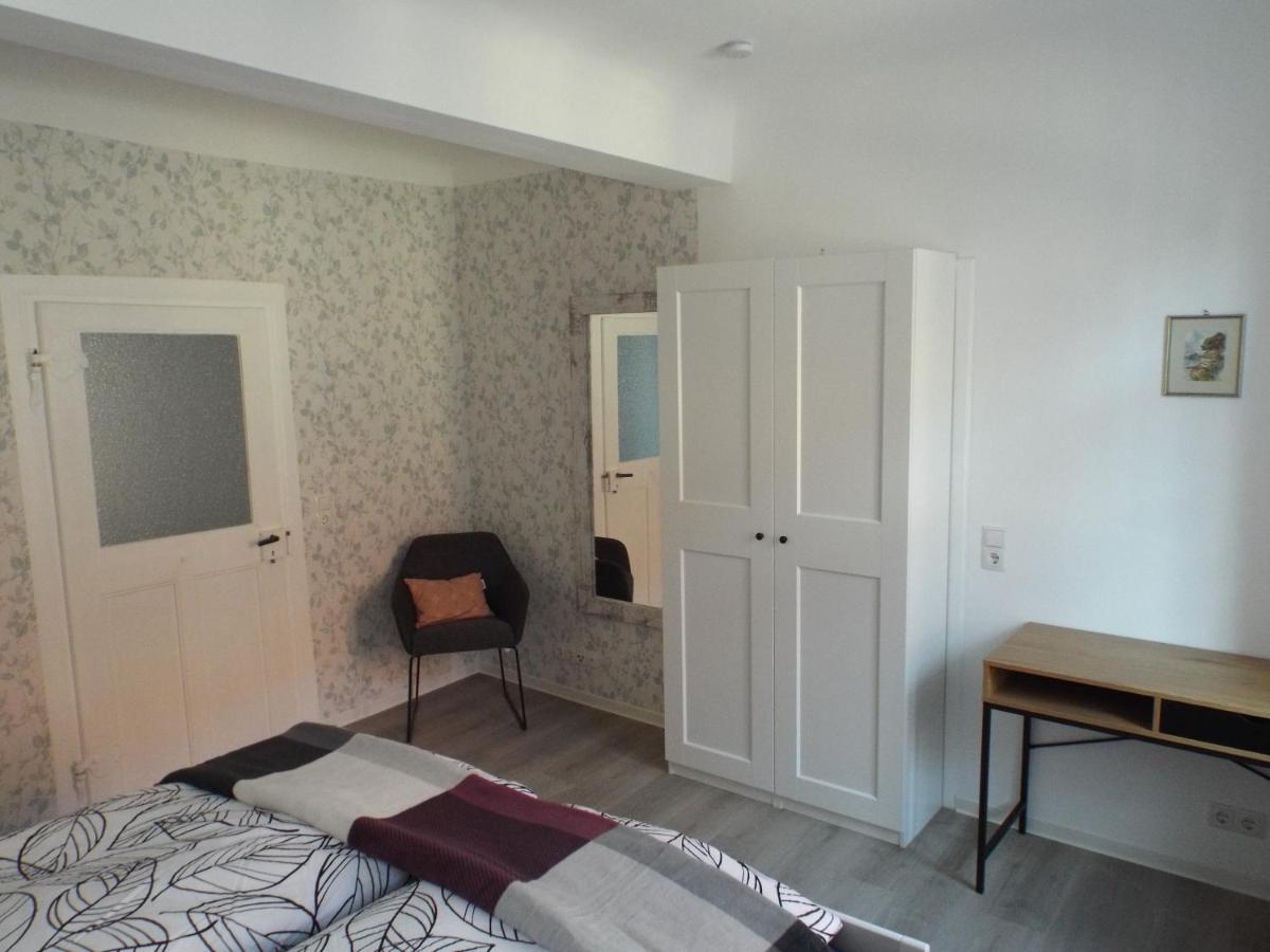 Ferienwohnung Mittendrin Нойштадт-ан-дер-Вайнштрасе Екстер'єр фото